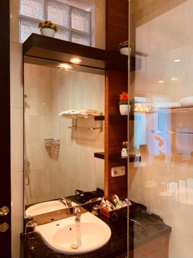 Platinum Setrasari Guest House 5Br Private Pool Bandung Exterior photo